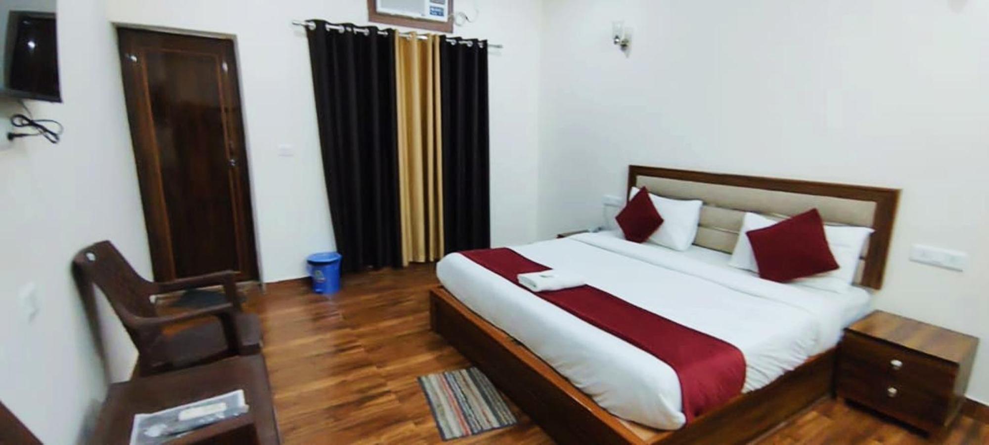 Luxury Rooms In Safdarjung Enclave Near Aiims & Safdarjung Hospital Nova Deli Exterior foto