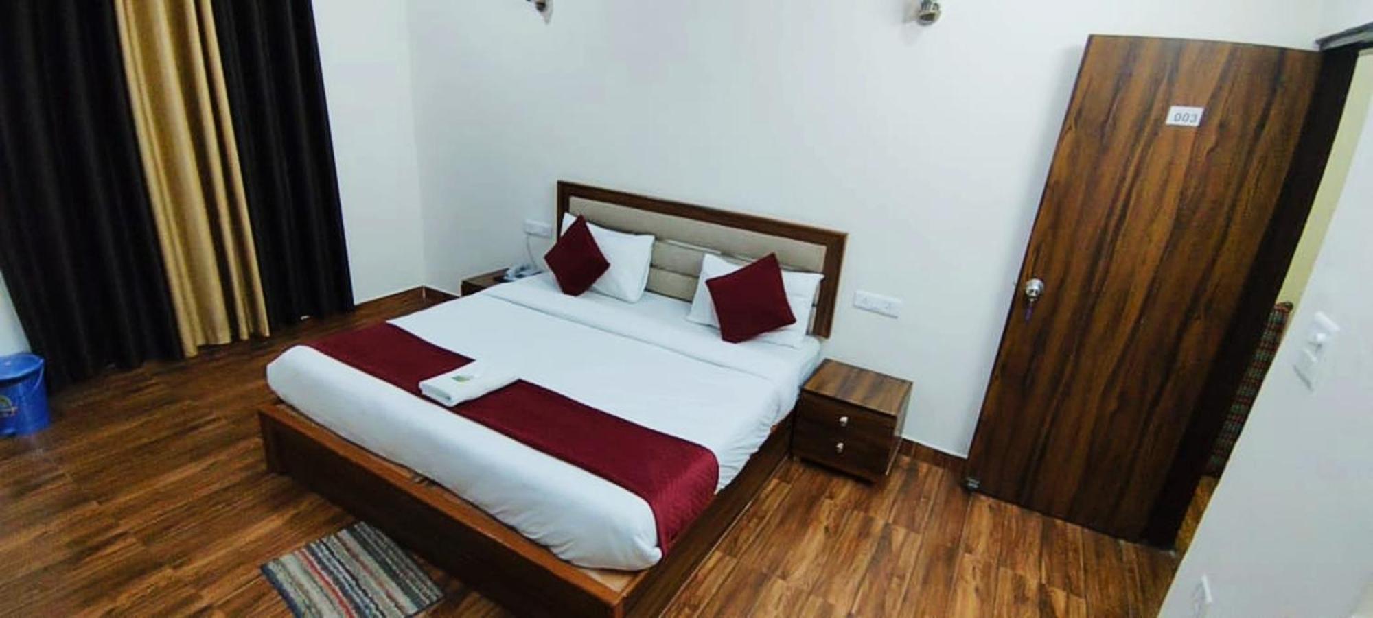 Luxury Rooms In Safdarjung Enclave Near Aiims & Safdarjung Hospital Nova Deli Exterior foto