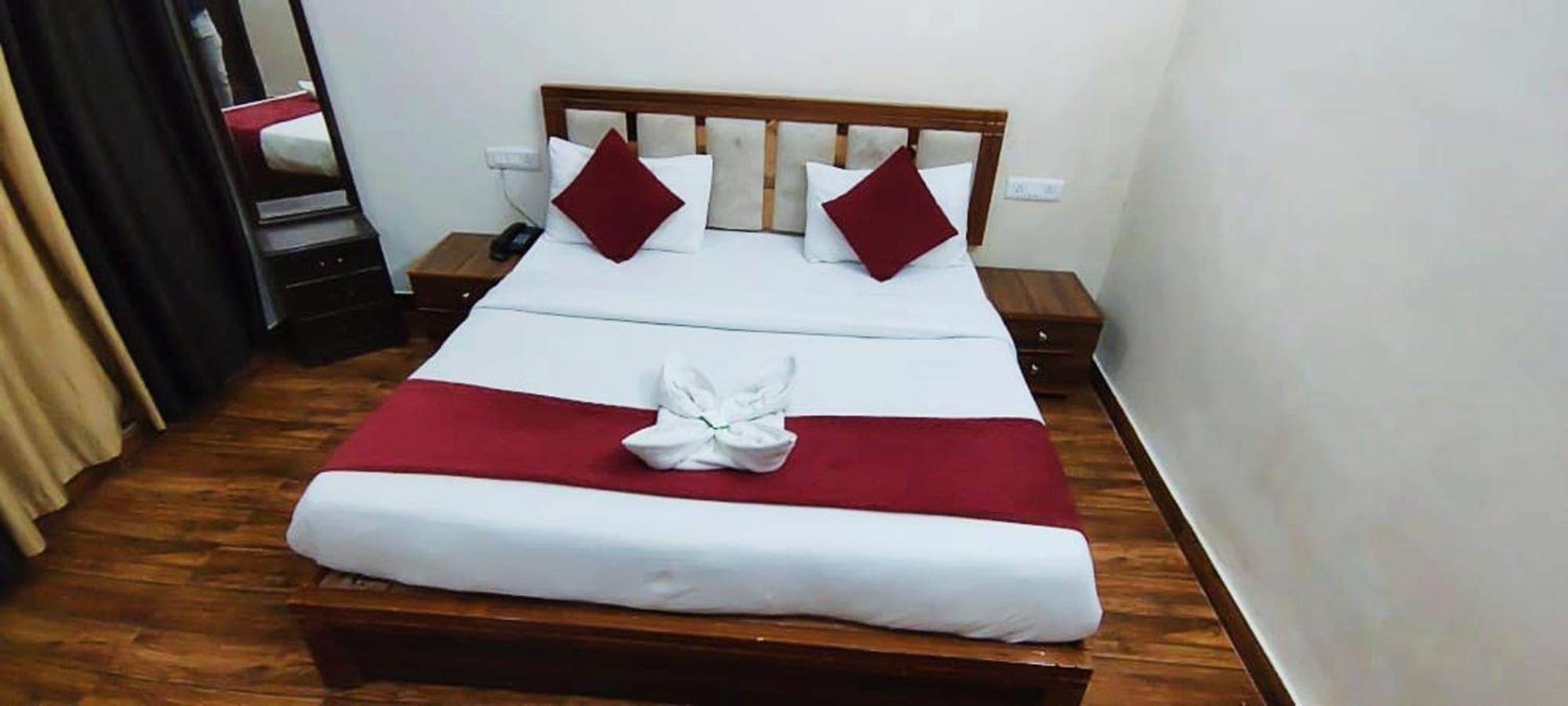 Luxury Rooms In Safdarjung Enclave Near Aiims & Safdarjung Hospital Nova Deli Exterior foto