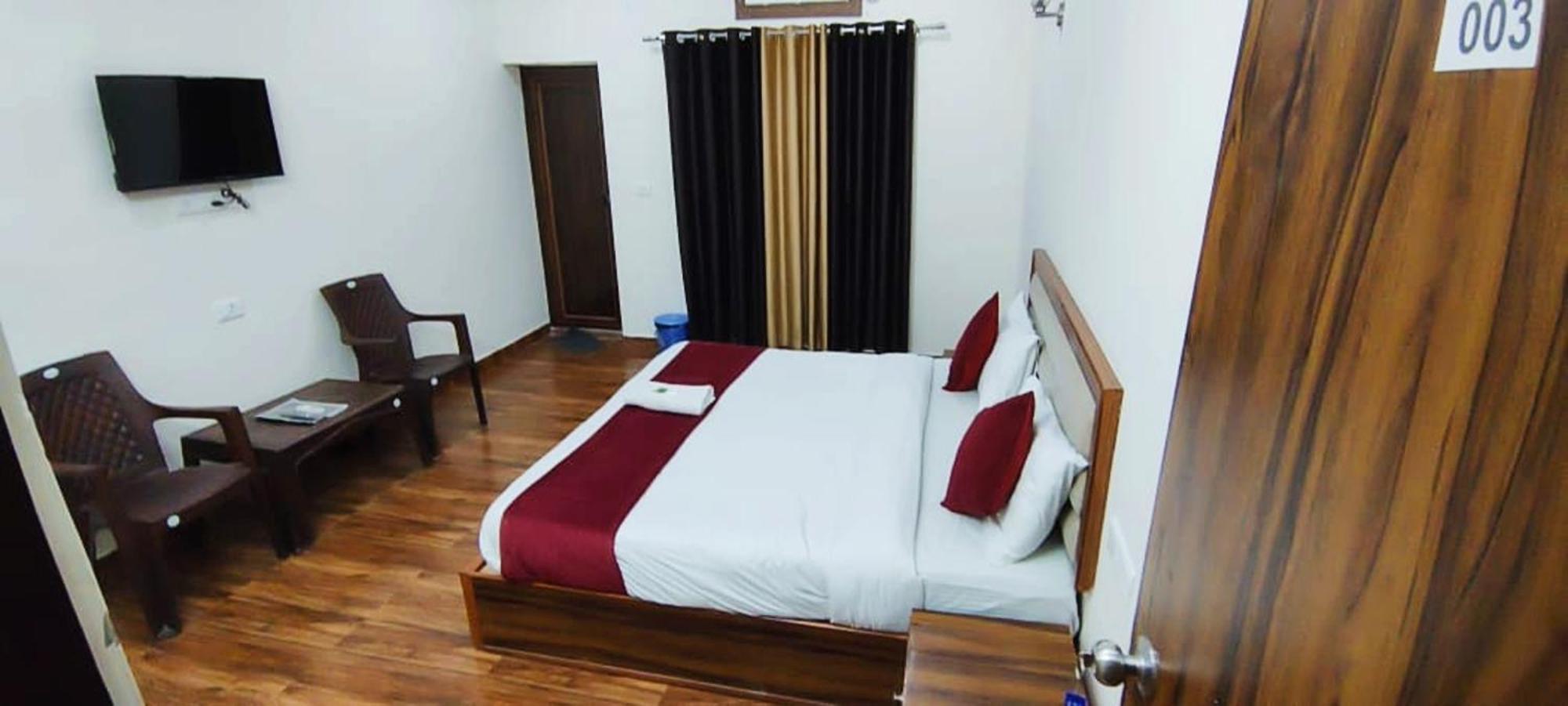 Luxury Rooms In Safdarjung Enclave Near Aiims & Safdarjung Hospital Nova Deli Exterior foto