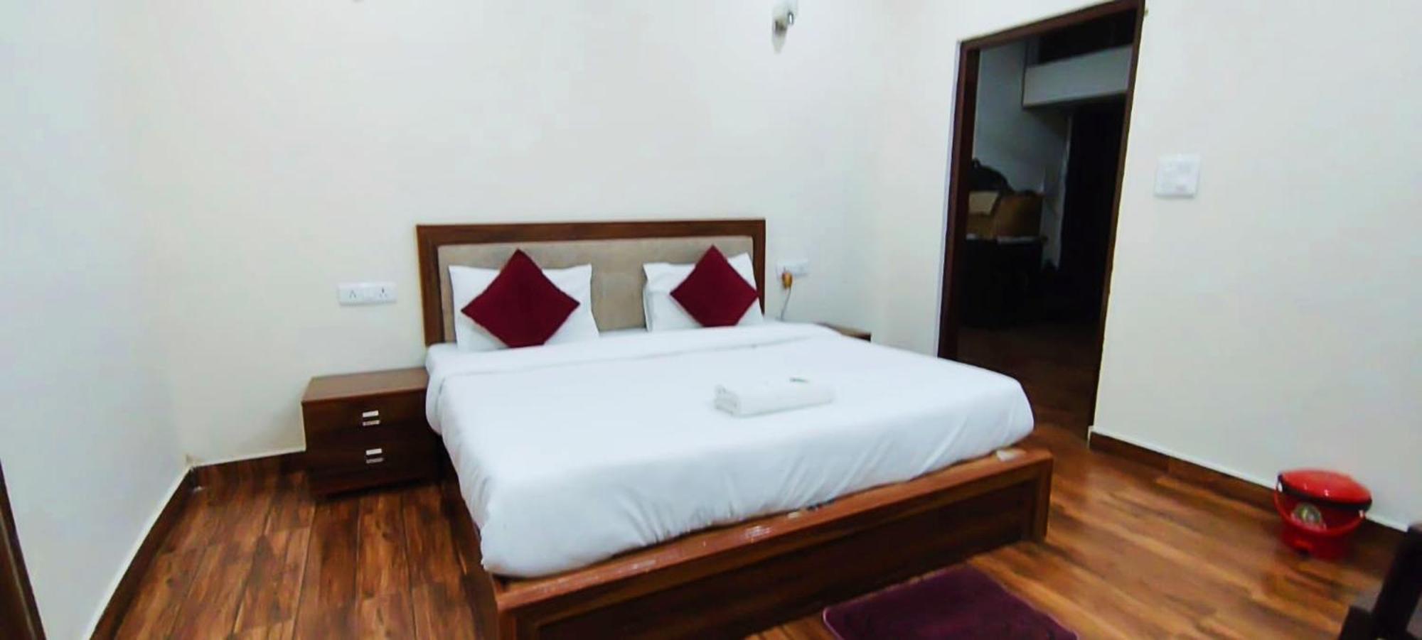 Luxury Rooms In Safdarjung Enclave Near Aiims & Safdarjung Hospital Nova Deli Exterior foto